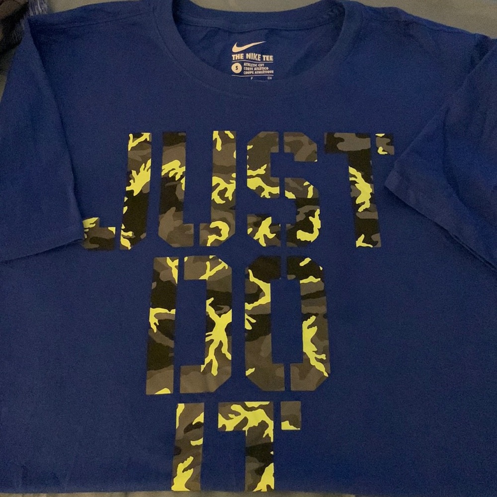 Mens Nike t-shirt